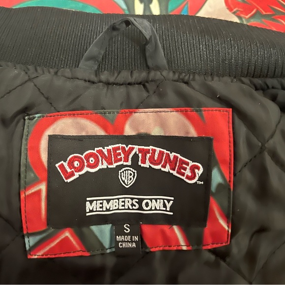 MEMBERS ONLY COLLAB. LOONEY TUNE JACKET - Picture 4 of 4